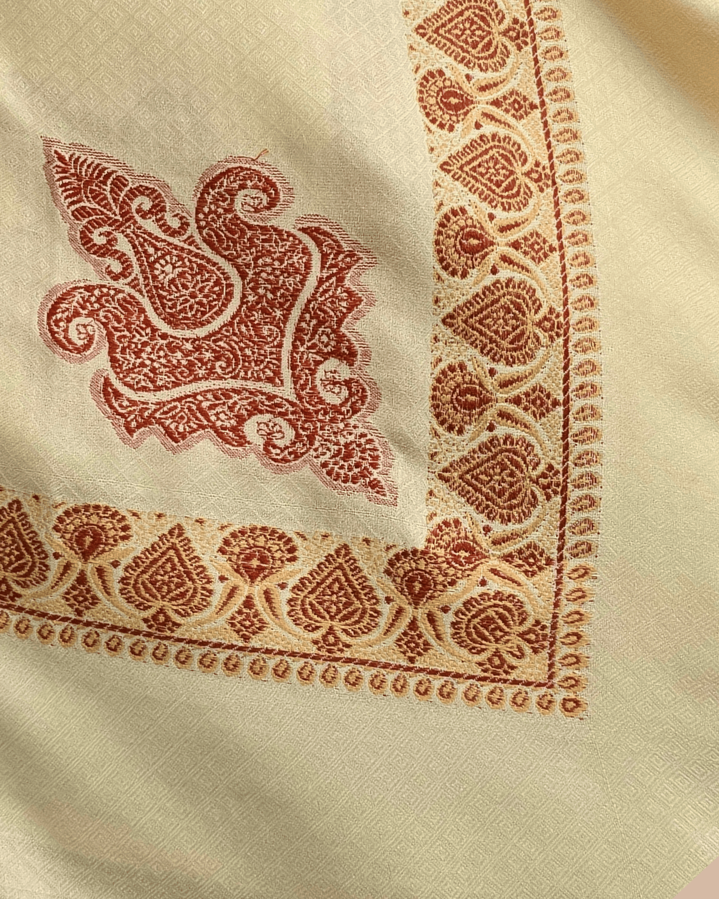 Gold Yemeni Shemagh with Red & Gold Embroidered Pattern