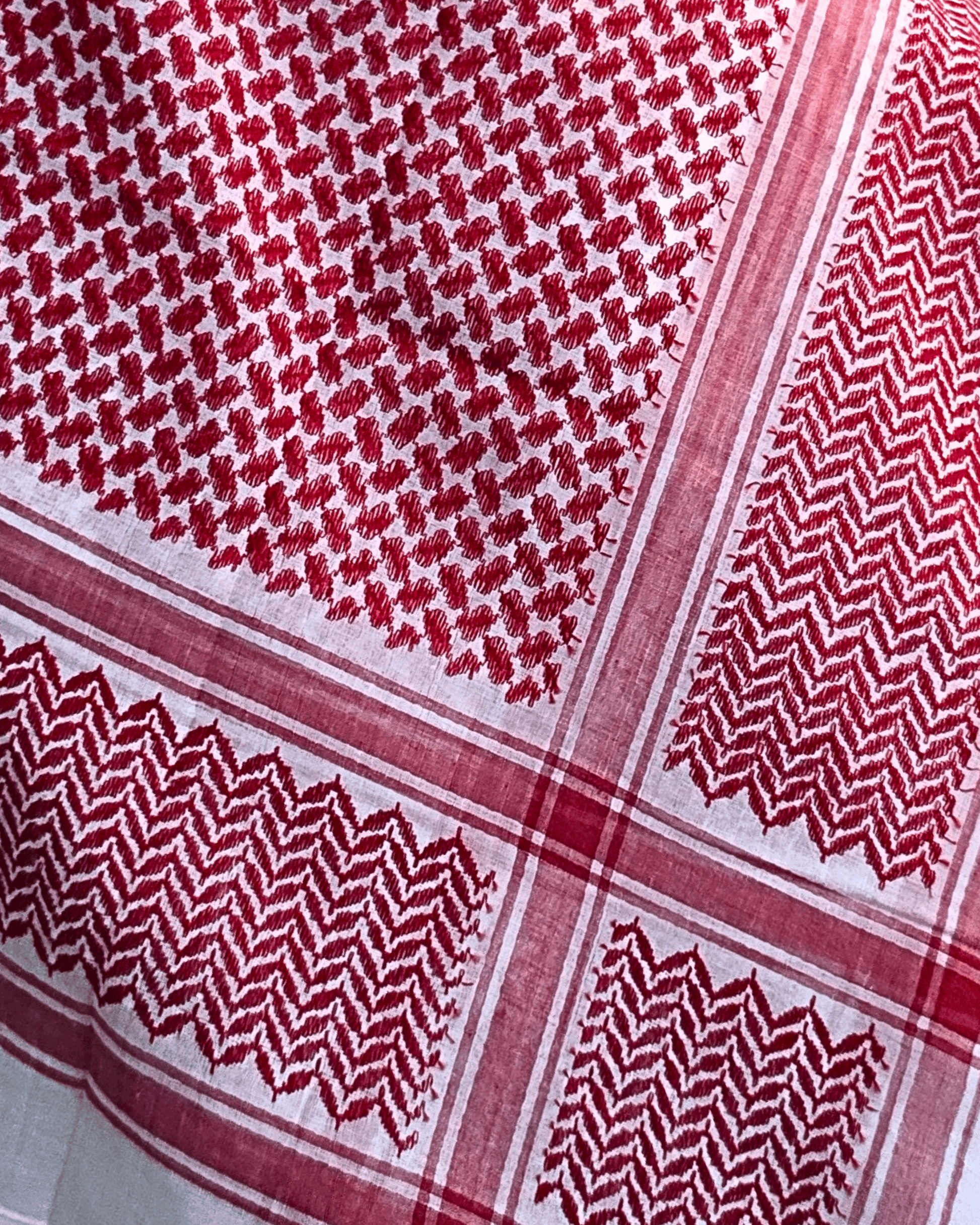 Red Essential Saudi Shemagh – Mezyan