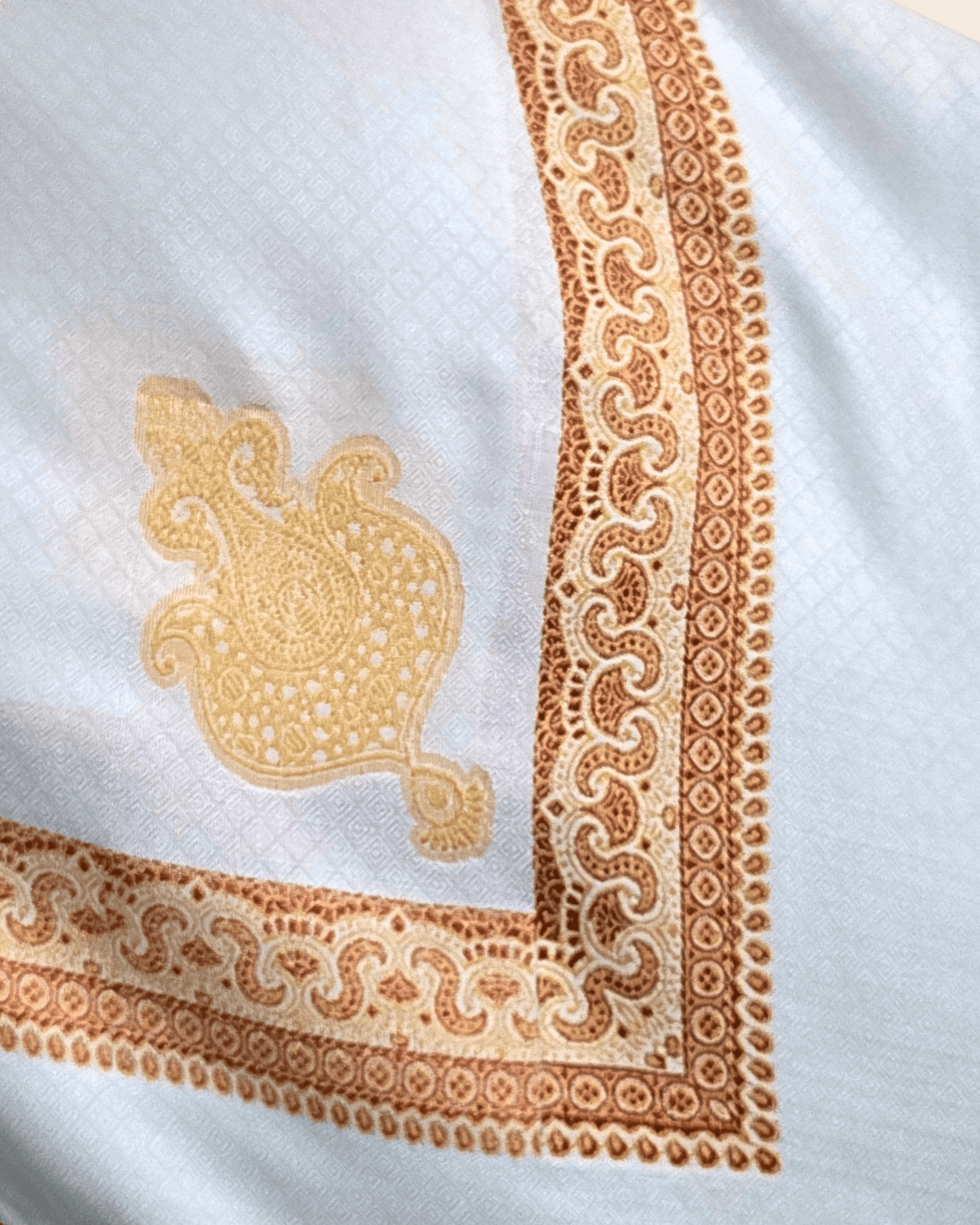 White Yemeni Shemagh with Red & Gold Embroidered Pattern