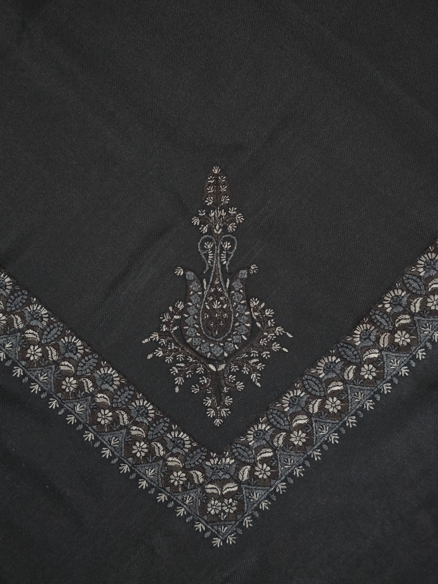 Onyx | Black Yemeni Shemagh – Grey Embroidery