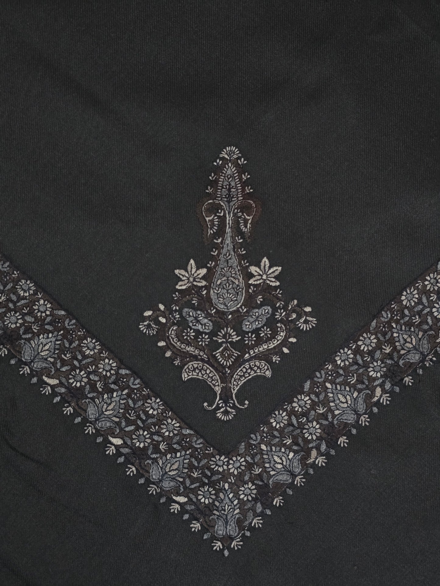 Onyx | Black Yemeni Shemagh – Grey Embroidery