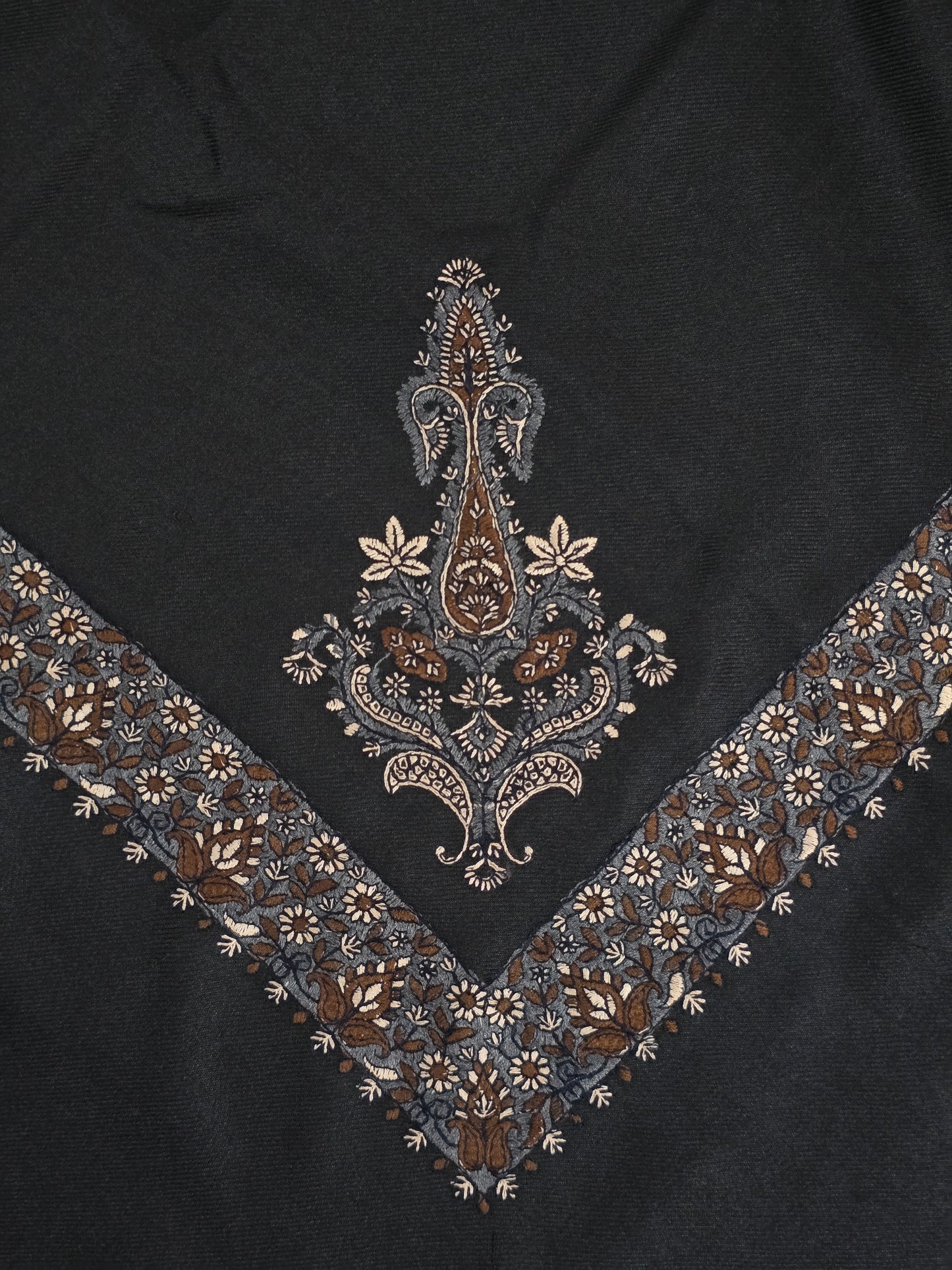 Onyx | Black Yemeni Shemagh – Grey Embroidery
