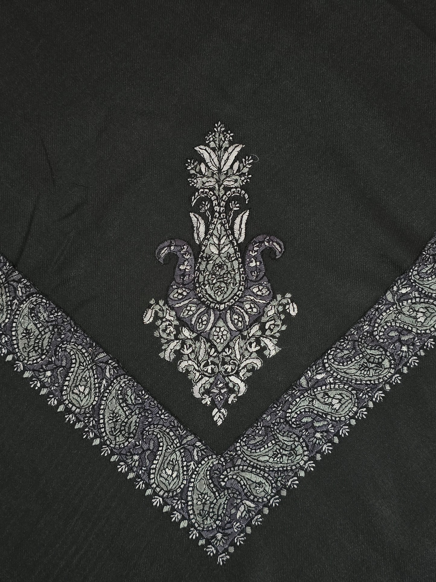 Onyx | Black Yemeni Shemagh – Grey Embroidery
